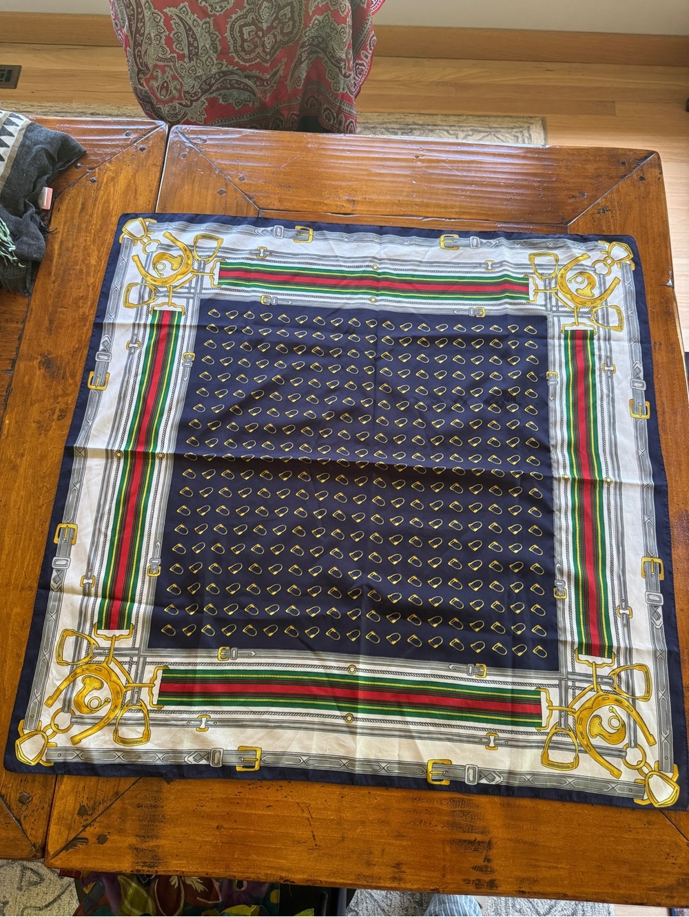 Vintage equestrian theme 30x30” scarf. Good condition! Gucci like horse-bit